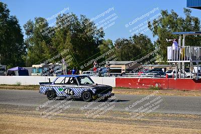 media/Sep-29-2024-24 Hours of Lemons (Sun) [[6a7c256ce3]]/StartFinish (245p-330p)/